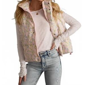 NEW PANACHE APPAREL floral puffer vest with zipper & snap closure in light pink